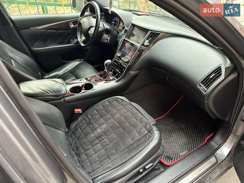 Седан Infiniti Q50 2015 в Борисполе