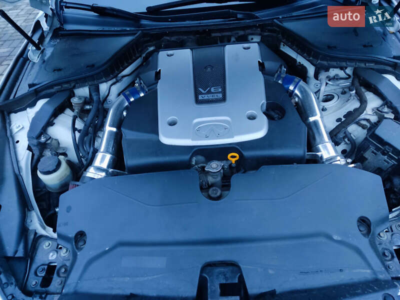 Седан Infiniti Q50 2015 в Києві