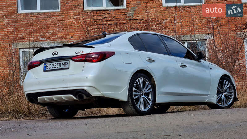 Седан Infiniti Q50 2017 в Дрогобыче