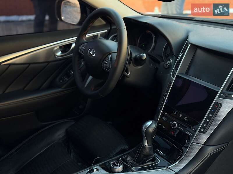 Седан Infiniti Q50 2016 в Киеве