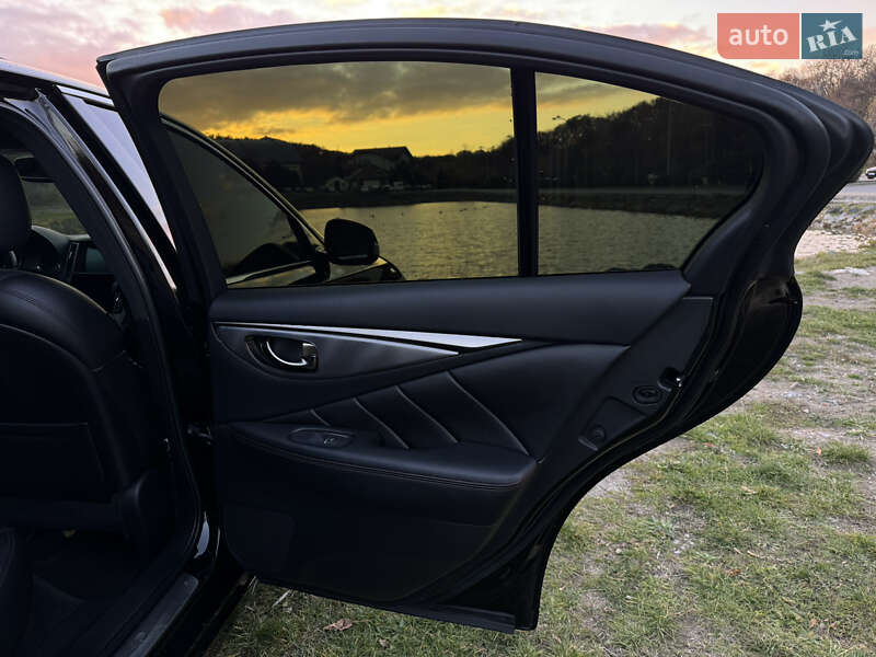 Седан Infiniti Q50 2018 в Днепре