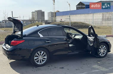Седан Infiniti Q50 2016 в 