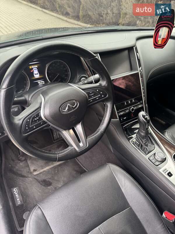 Седан Infiniti Q50 2017 в Кицмани