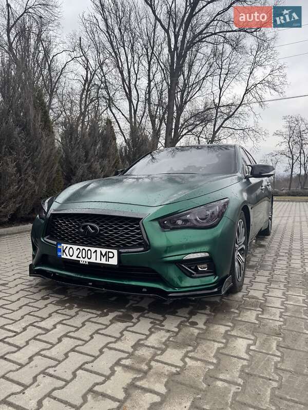 Седан Infiniti Q50 2017 в Кицмани