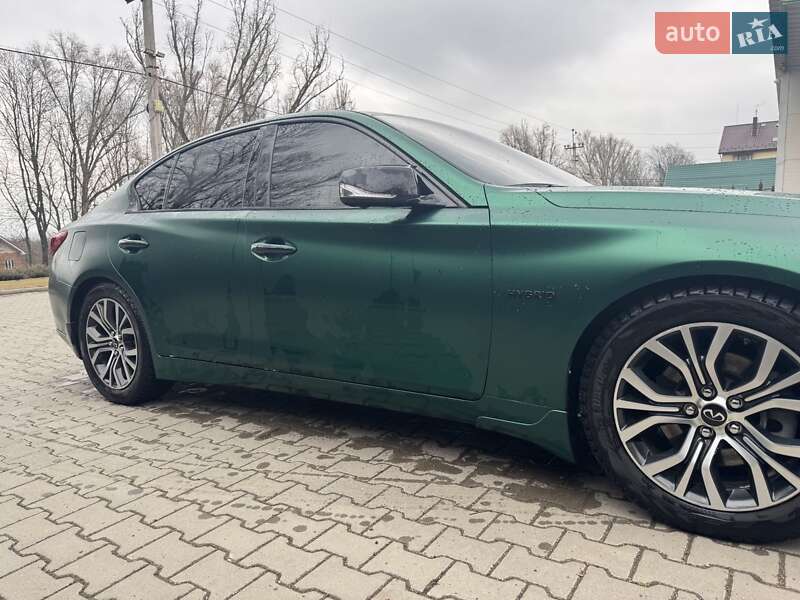 Седан Infiniti Q50 2017 в Кицмани