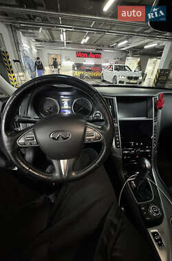 Седан Infiniti Q50 2016 в 