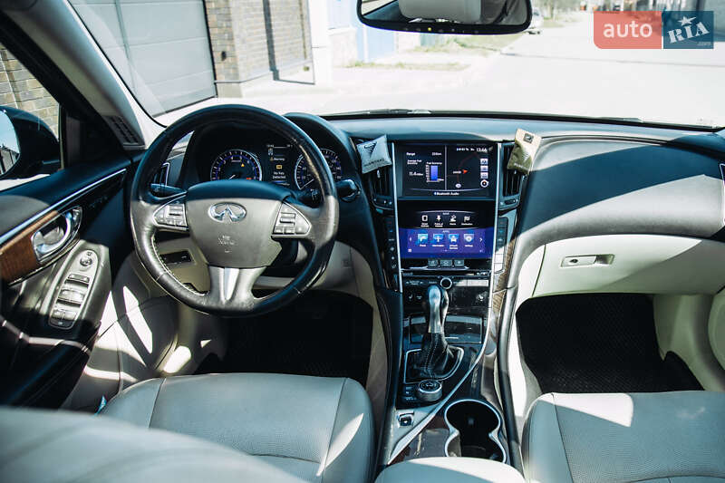 Седан Infiniti Q50 2016 в Виннице