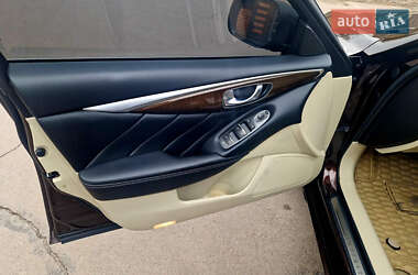 Седан Infiniti Q50 2017 в 