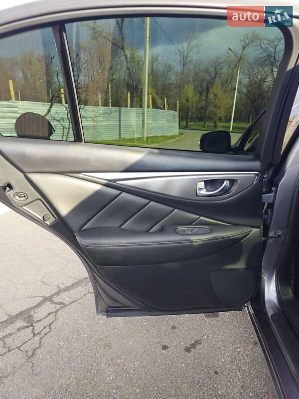 Седан Infiniti Q50 2017 в Кривому Розі