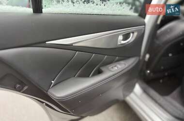 Седан Infiniti Q50 2015 в 