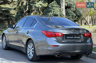 Седан Infiniti Q50 2015 в 