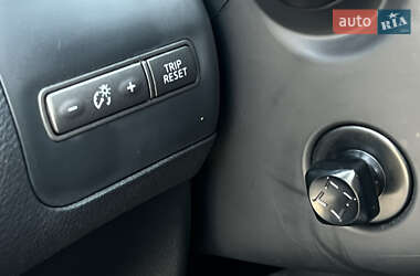 Седан Infiniti Q50 2015 в 