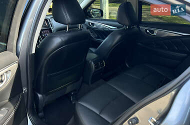 Седан Infiniti Q50 2015 в 