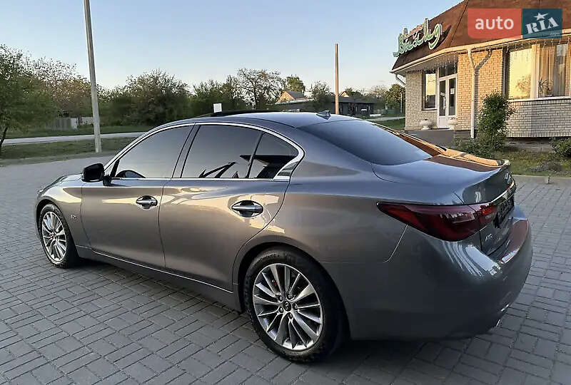 Седан Infiniti Q50 2018 в Дніпрі