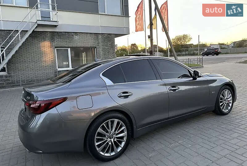 Седан Infiniti Q50 2018 в Дніпрі