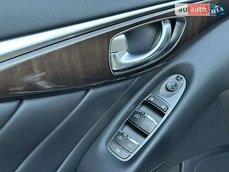 Седан Infiniti Q50 2018 в Дніпрі