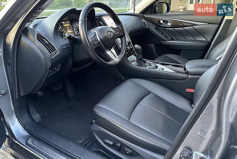 Седан Infiniti Q50 2018 в Дніпрі