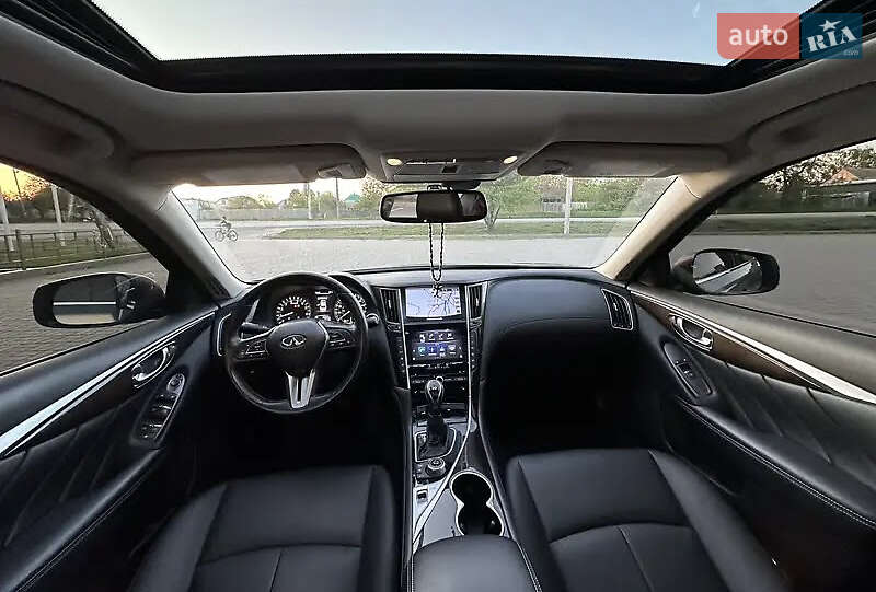 Седан Infiniti Q50 2018 в Дніпрі