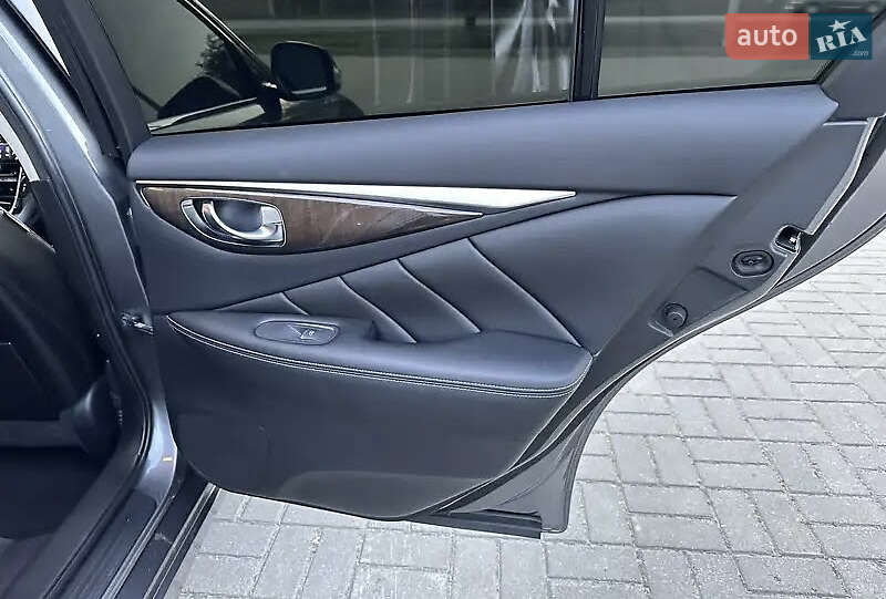 Седан Infiniti Q50 2018 в Дніпрі