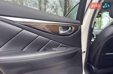 Седан Infiniti Q50 2016 в 