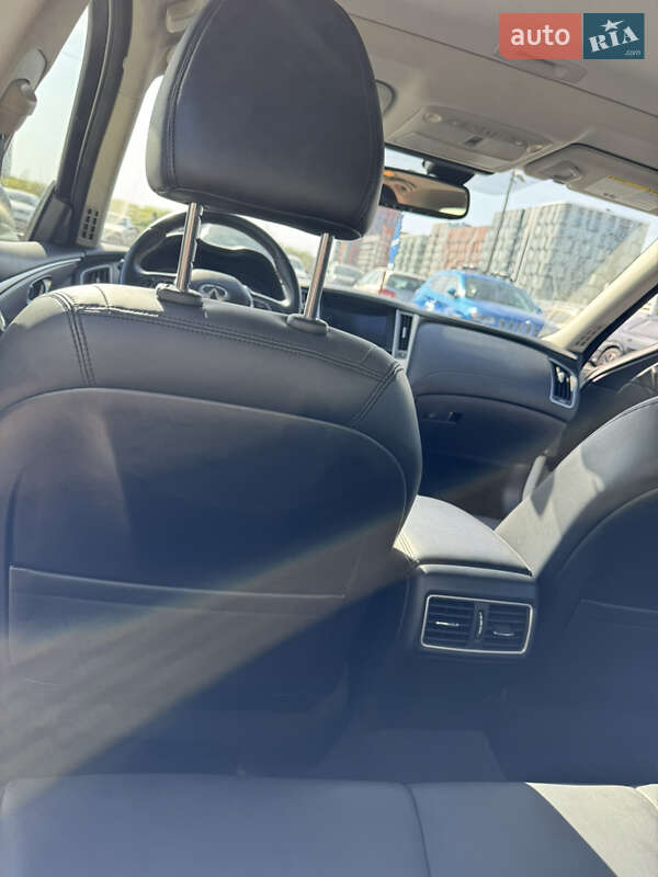 Седан Infiniti Q50 2019 в Киеве