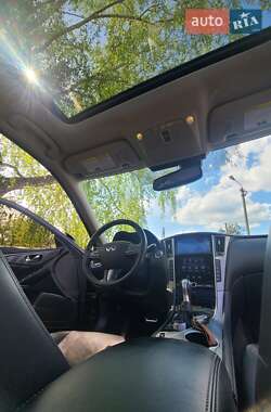 Седан Infiniti Q50 2017 в 