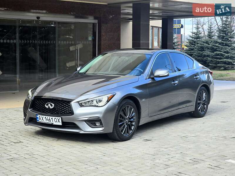 Седан Infiniti Q50 2017 в 