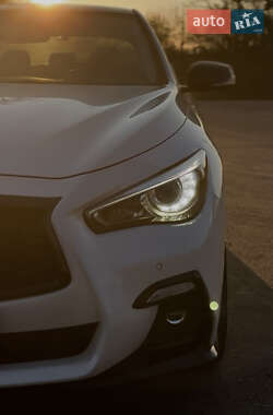 Седан Infiniti Q50 2018 в 