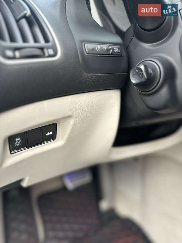 Седан Infiniti Q50 2016 в Хмельницькому