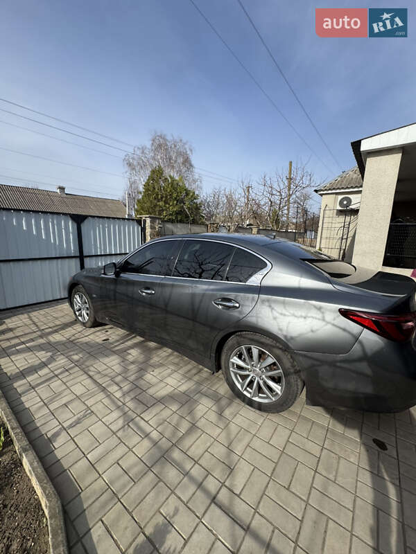 Седан Infiniti Q50 2017 в Дніпрі