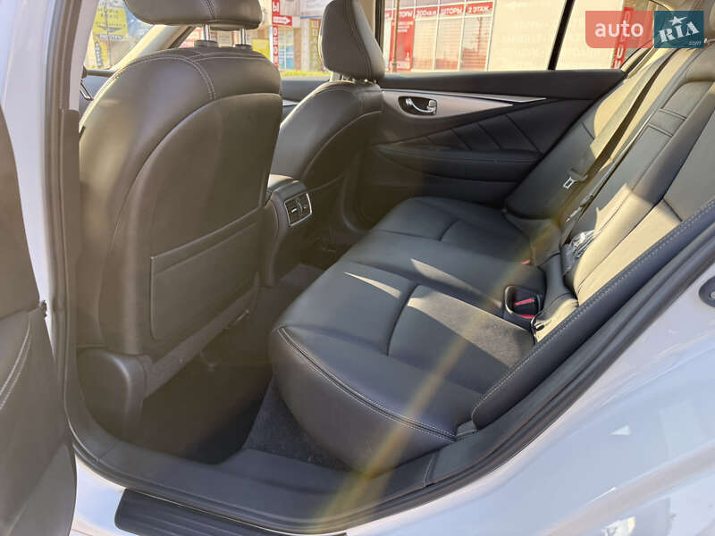 Седан Infiniti Q50 2024 в Кривом Роге