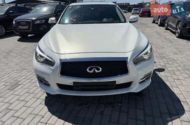 Седан Infiniti Q50 2015 в 