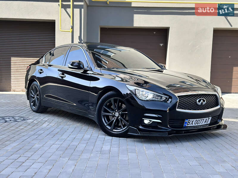 Седан Infiniti Q50 2017 в 