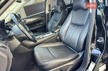 Седан Infiniti Q50 2017 в 