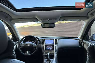 Седан Infiniti Q50 2017 в 