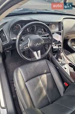 Седан Infiniti Q50 2018 в 