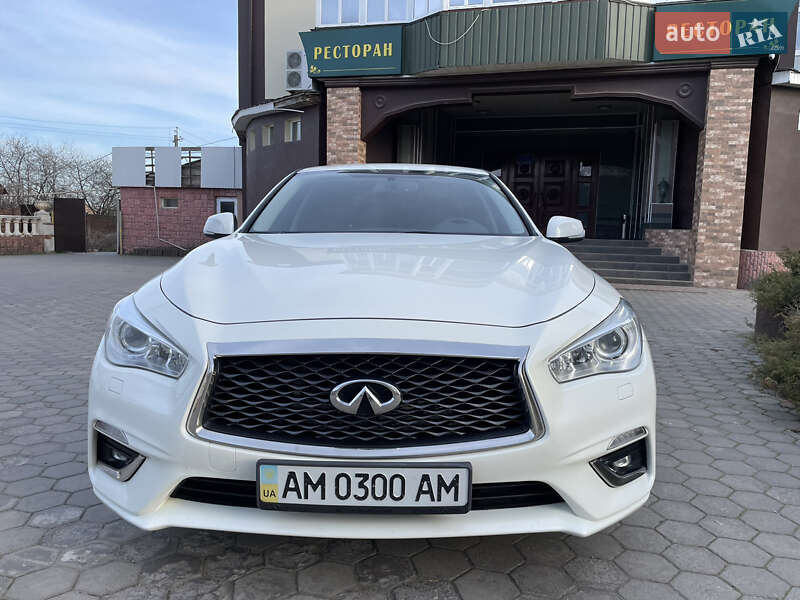 Седан Infiniti Q50 2018 в Виннице