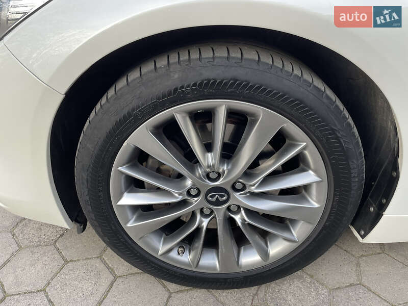 Седан Infiniti Q50 2018 в Виннице