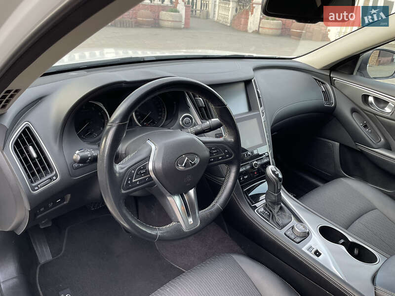 Седан Infiniti Q50 2018 в Виннице