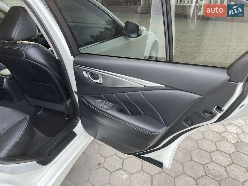 Седан Infiniti Q50 2018 в Виннице