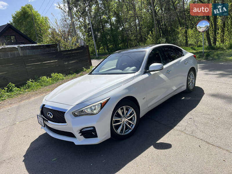 Седан Infiniti Q50 2016 в Киеве