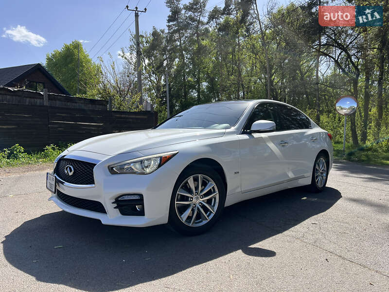 Седан Infiniti Q50 2016 в Киеве