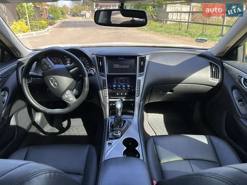 Седан Infiniti Q50 2016 в Киеве