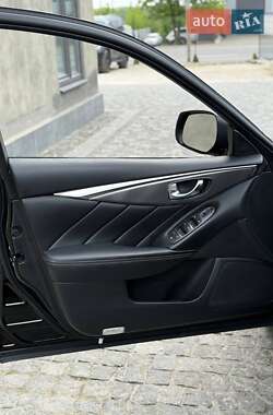 Седан Infiniti Q50 2017 в 