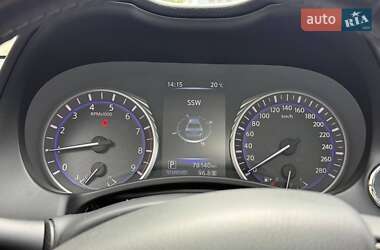 Седан Infiniti Q50 2017 в 