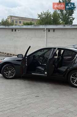 Седан Infiniti Q50 2017 в 