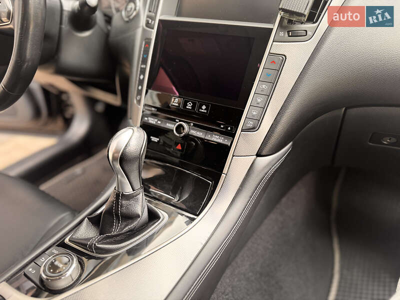 Седан Infiniti Q50 2016 в Броварах
