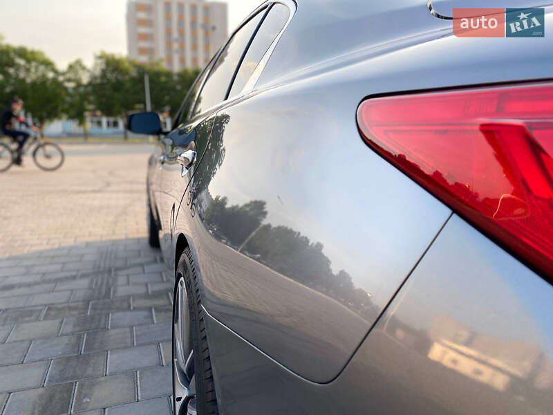 Седан Infiniti Q50 2015 в Черкасах