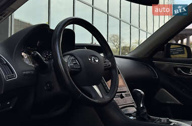 Седан Infiniti Q50 2017 в 