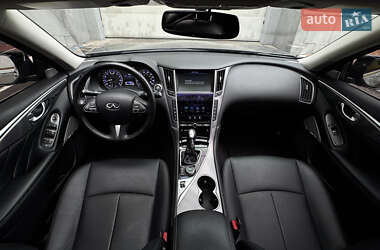 Седан Infiniti Q50 2017 в 